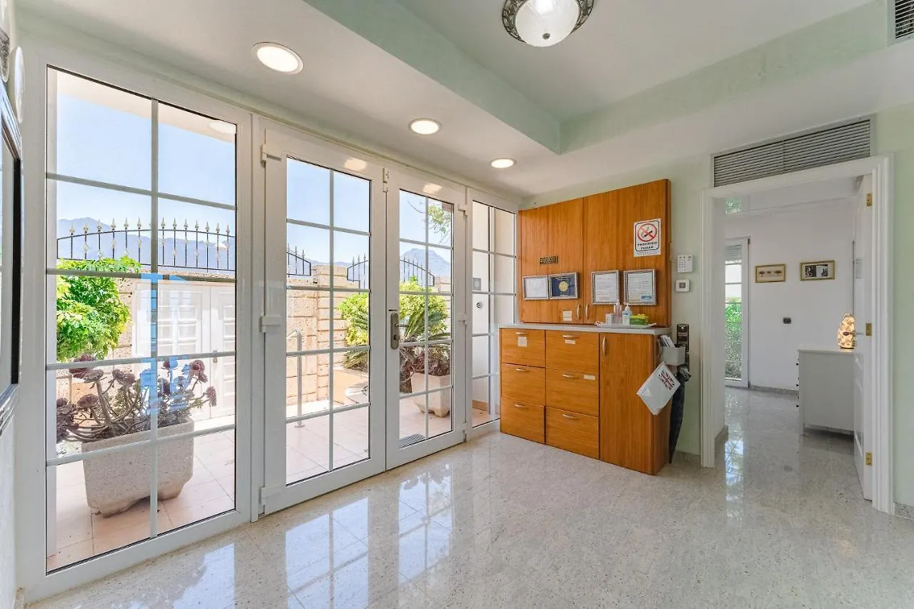 אדחה Gorgeous Golf Villa