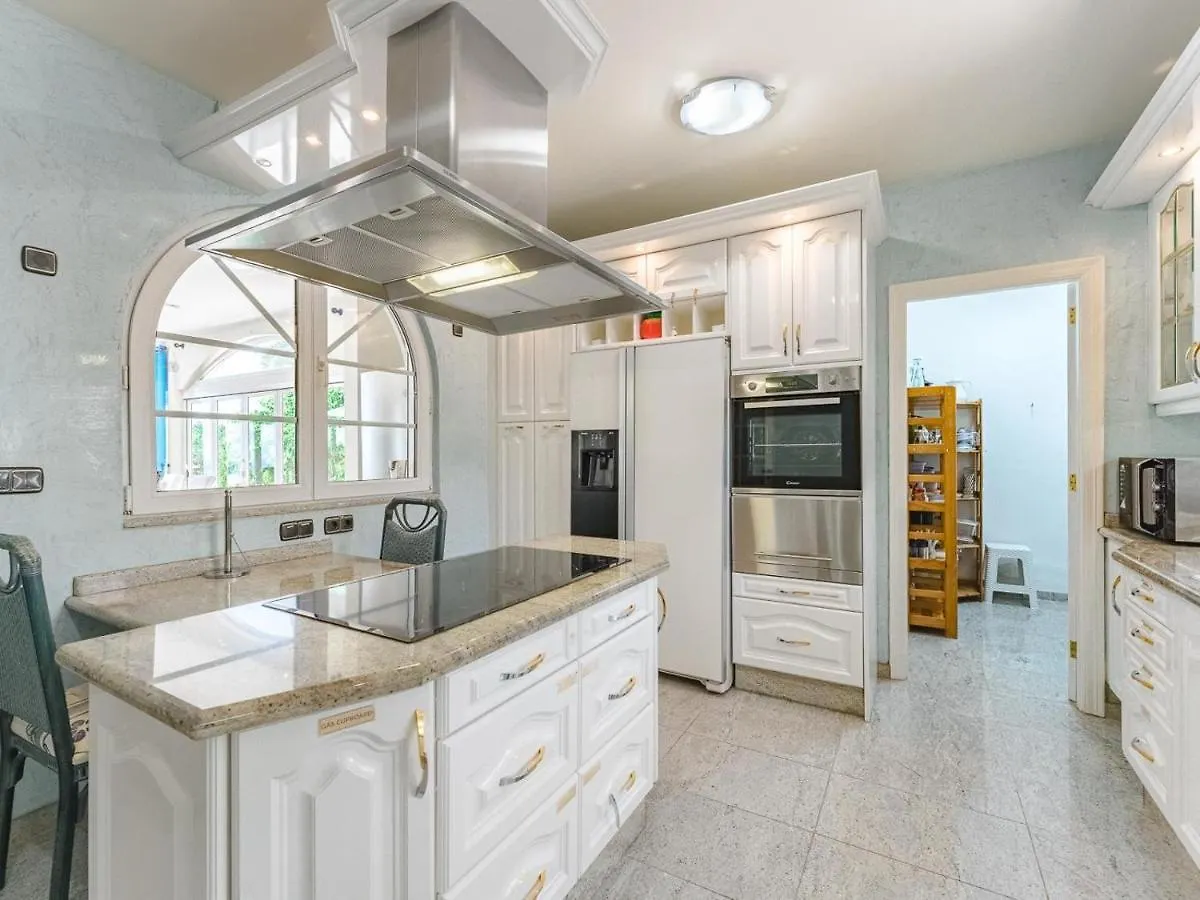 בית נופש אדחה Gorgeous Golf Villa