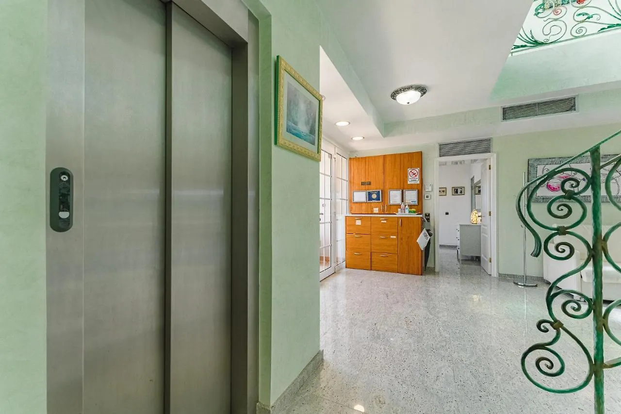 אדחה Gorgeous Golf Villa 0*,