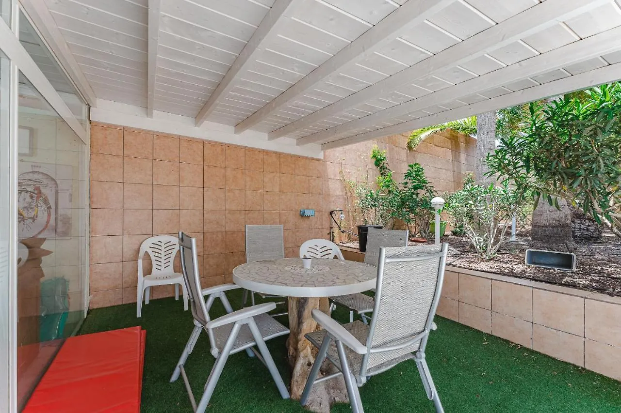 אדחה Gorgeous Golf Villa בית נופש